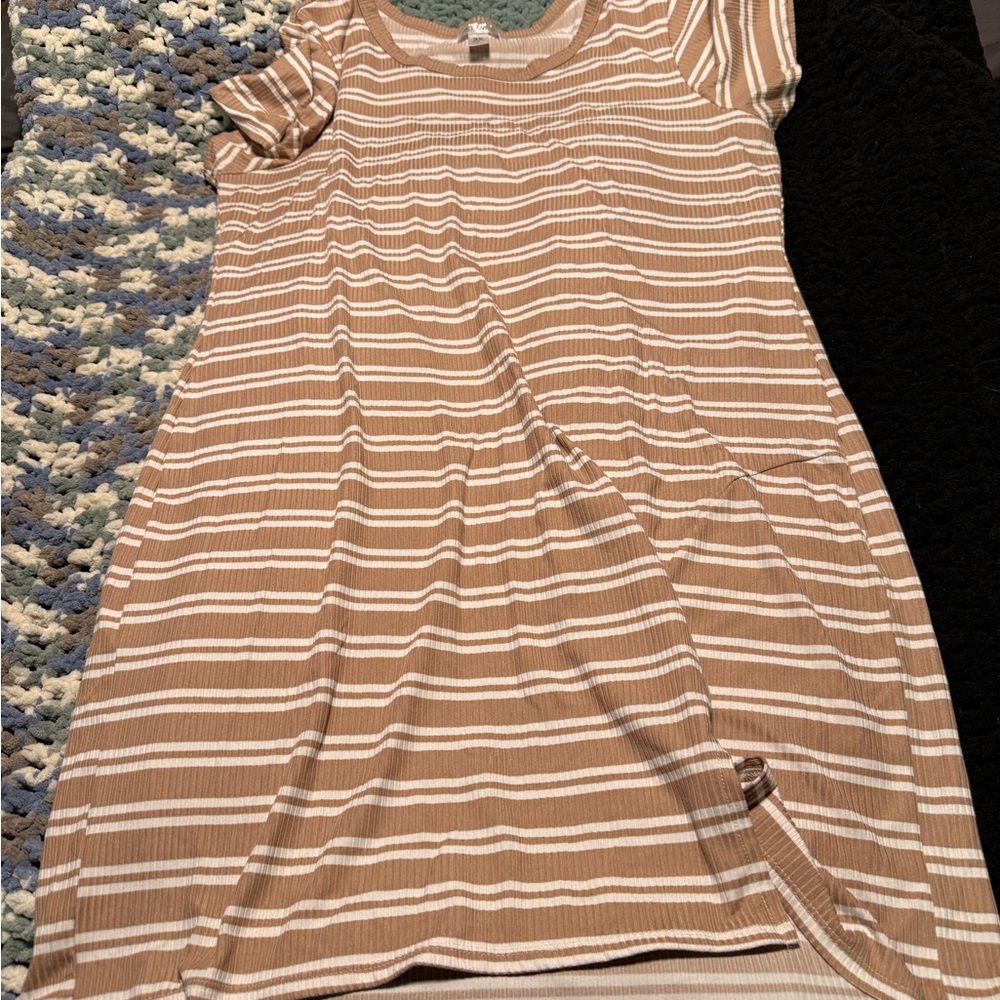Striped Ribbed Tee Dress in Beige and White